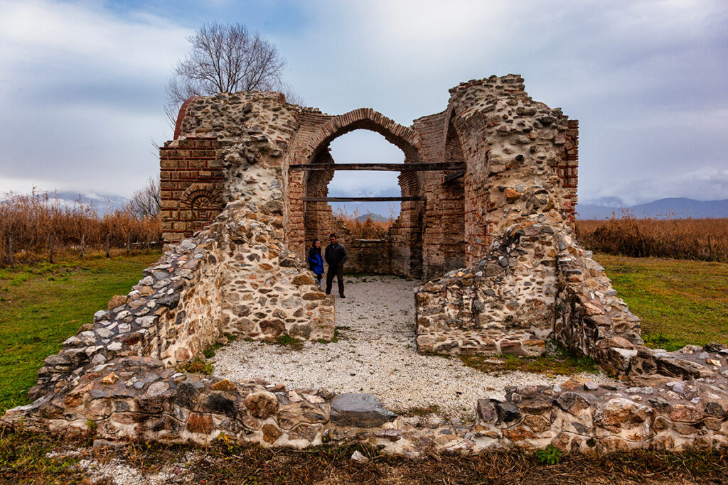 Ιερός Ναός Αγίου Νικολάου κοντά στην Πύλη