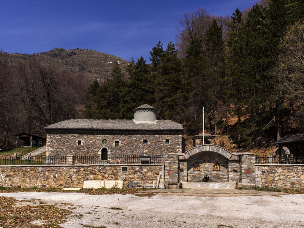 Μονή Αγίας Τριάδας Πισοδερίου