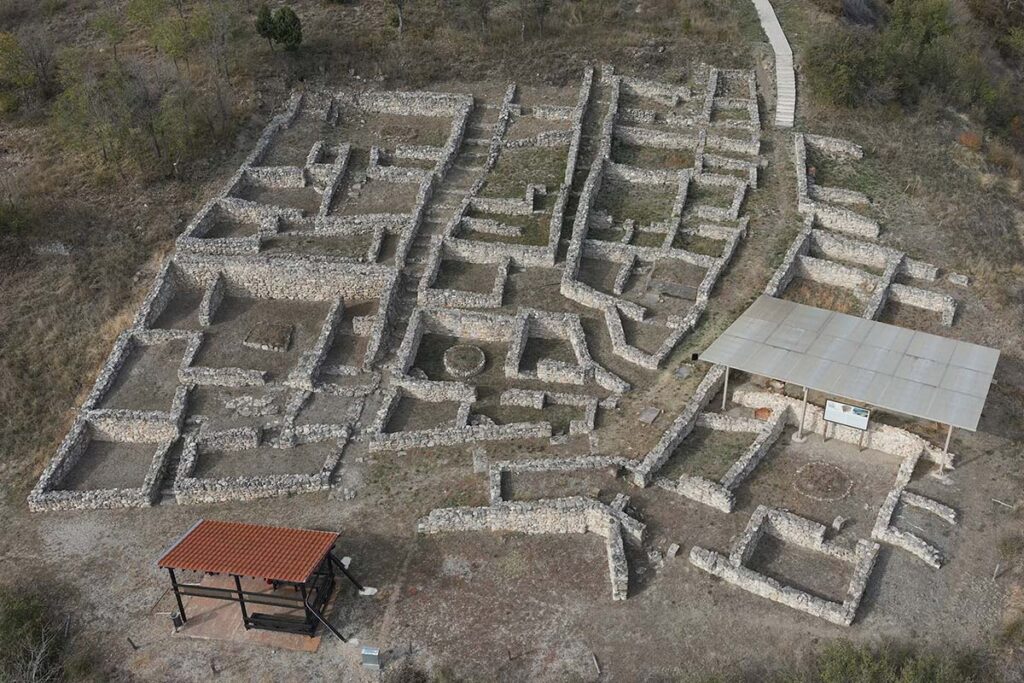 Αρχαιολογικός Χώρος Πετρών Αμυνταίου