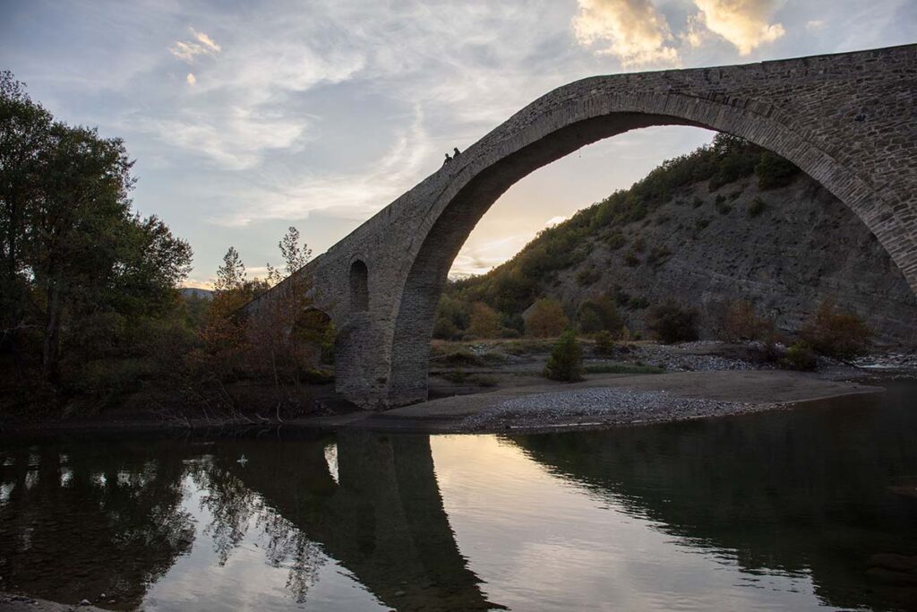 Γεφύρι Αζίζ Αγά κοντά στο Τρίκωμο