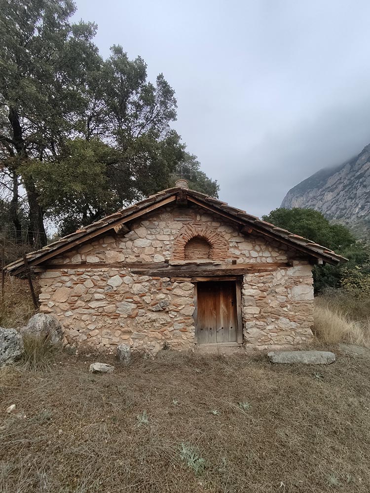 Εξωκλήσι Παναγίας στις Γούλες