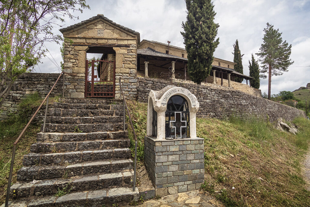 Ιερός Ναός Αγίου Αχιλλείου στον Πεντάλοφο