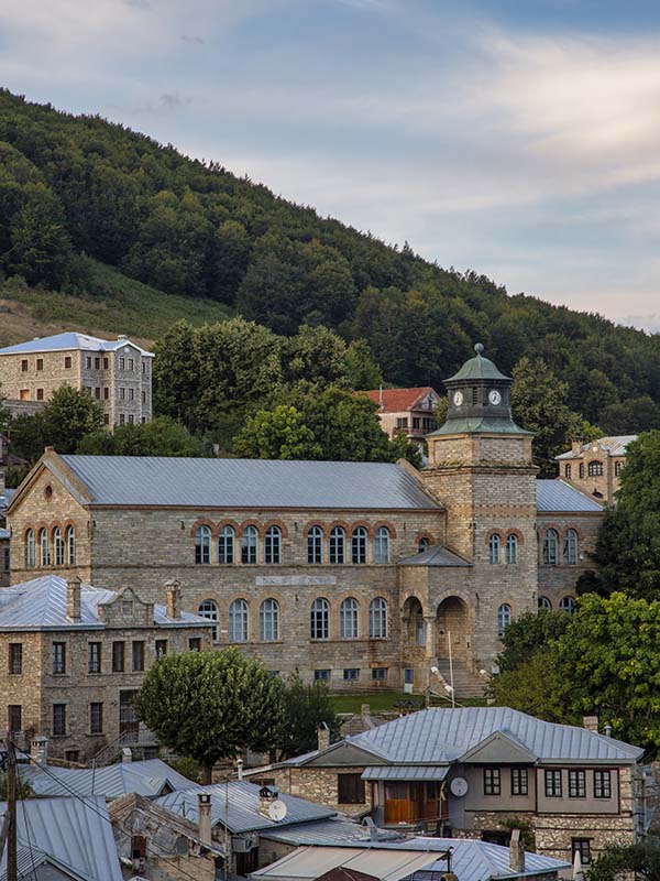 Νίκειος Σχολή – Νυμφαίο