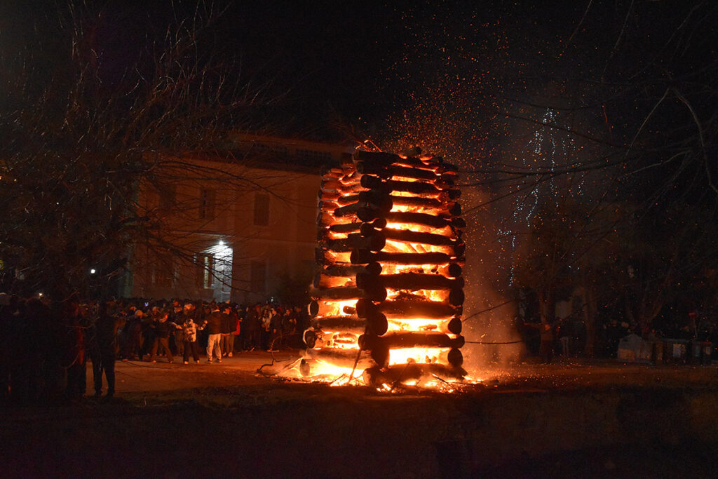 Οι Χριστουγεννιάτικες Φωτιές