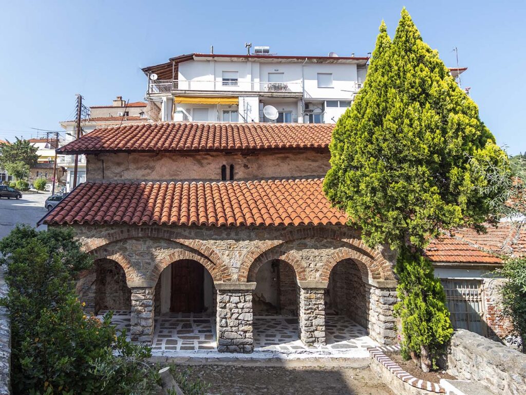 Ιερός Ναός Αγίων Τριών